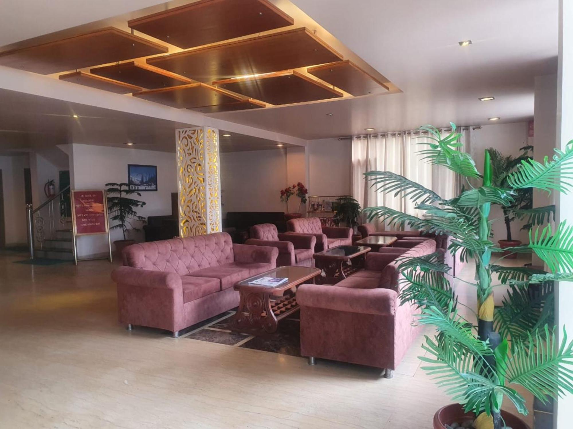 Manali Hotel Premium Park Paradise - Restaurant And Parking Facilities - Best Hotel In Manali - Manali (Himachal Pradesh) — Photos 2